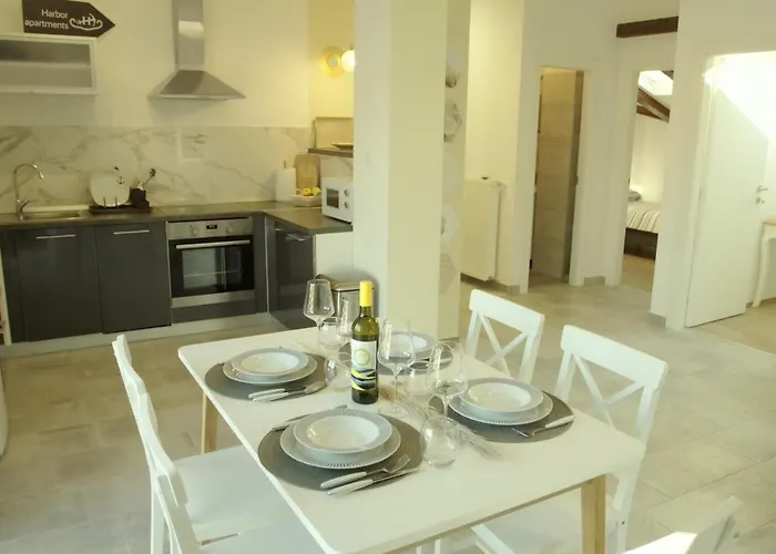 Harbor 2 アパート オパティヤ